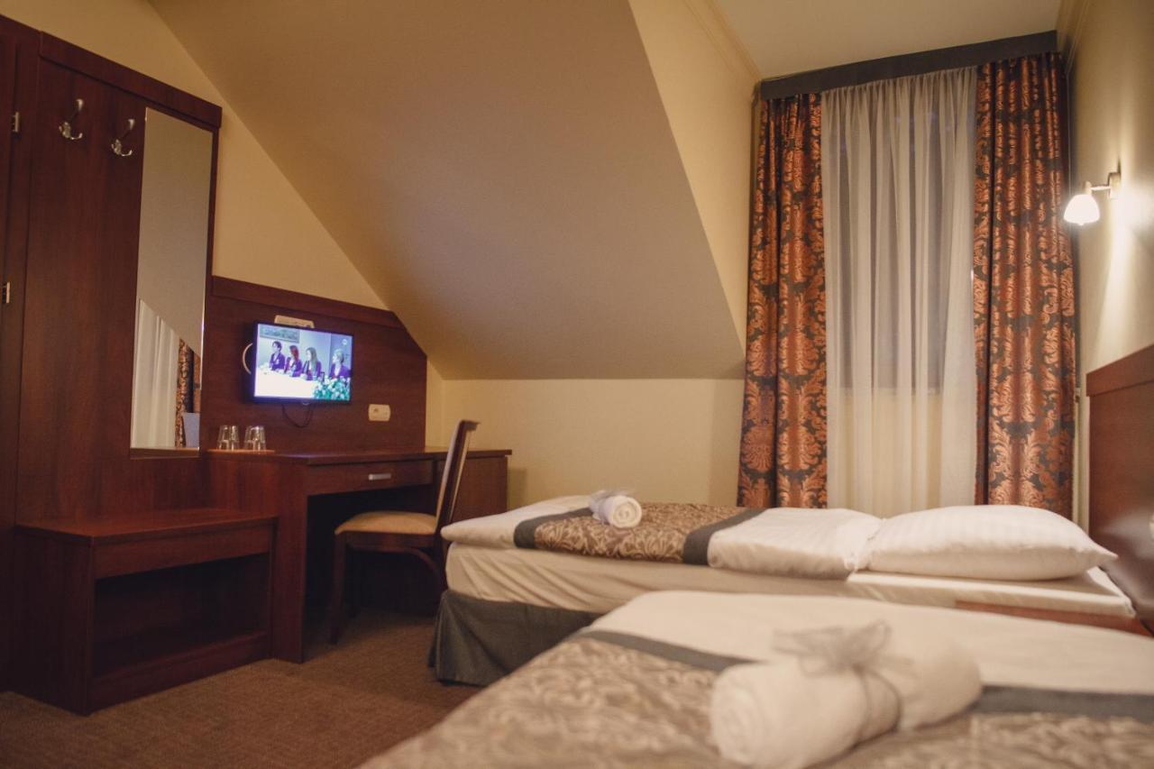 Hotel Nad Borkiem Kosarzyn  Esterno foto