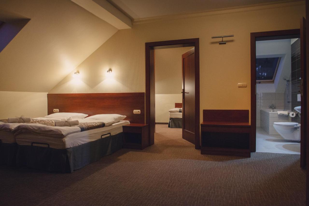 Hotel Nad Borkiem Kosarzyn  Esterno foto