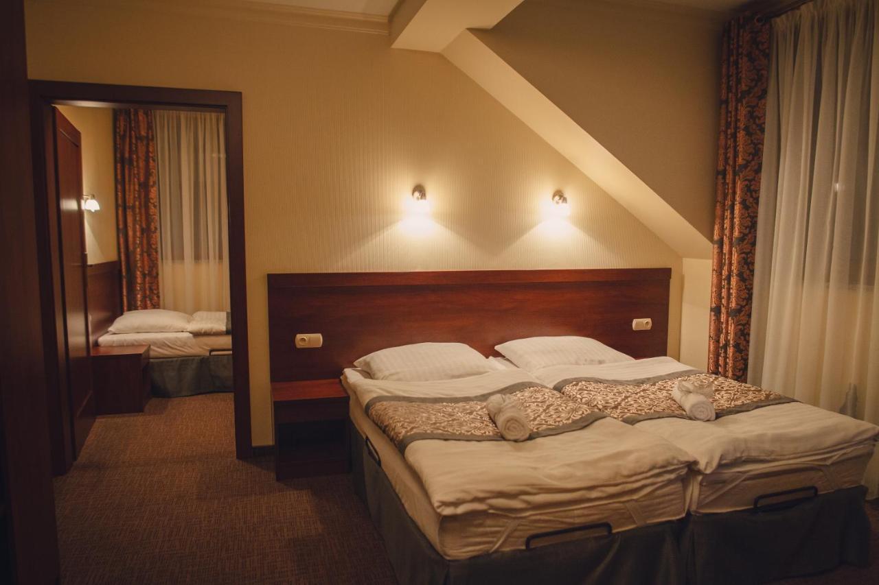 Hotel Nad Borkiem Kosarzyn  Esterno foto