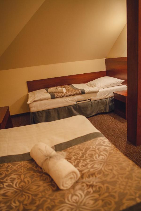 Hotel Nad Borkiem Kosarzyn  Esterno foto