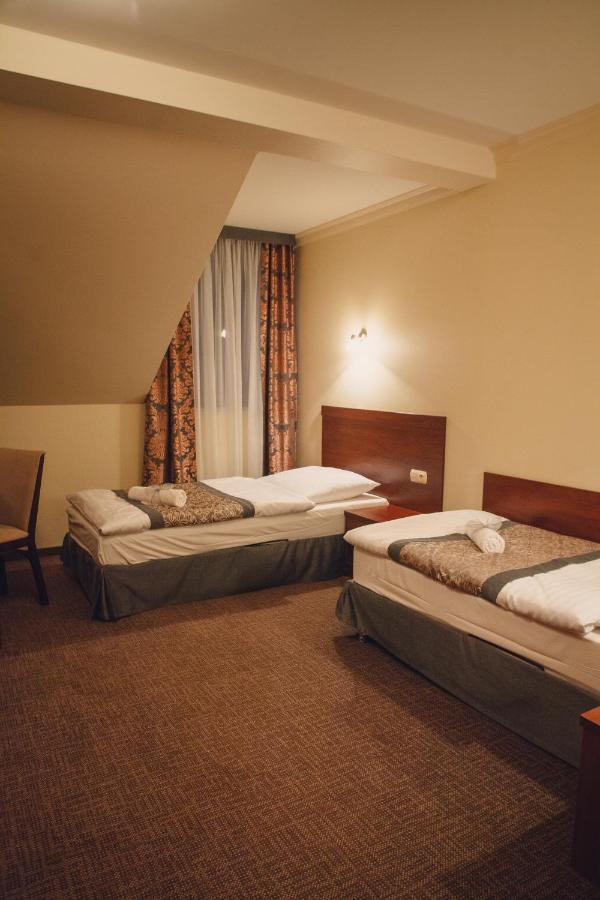 Hotel Nad Borkiem Kosarzyn  Esterno foto