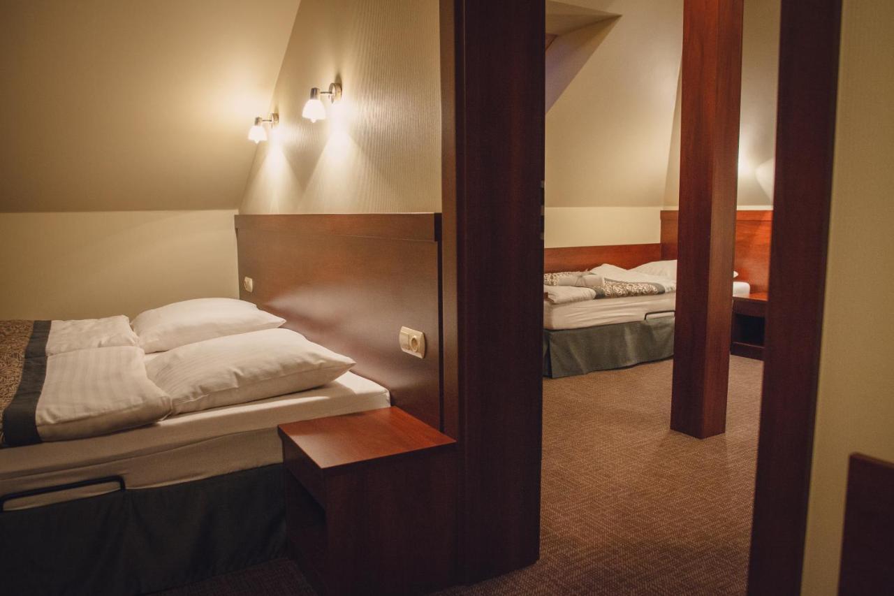 Hotel Nad Borkiem Kosarzyn  Esterno foto