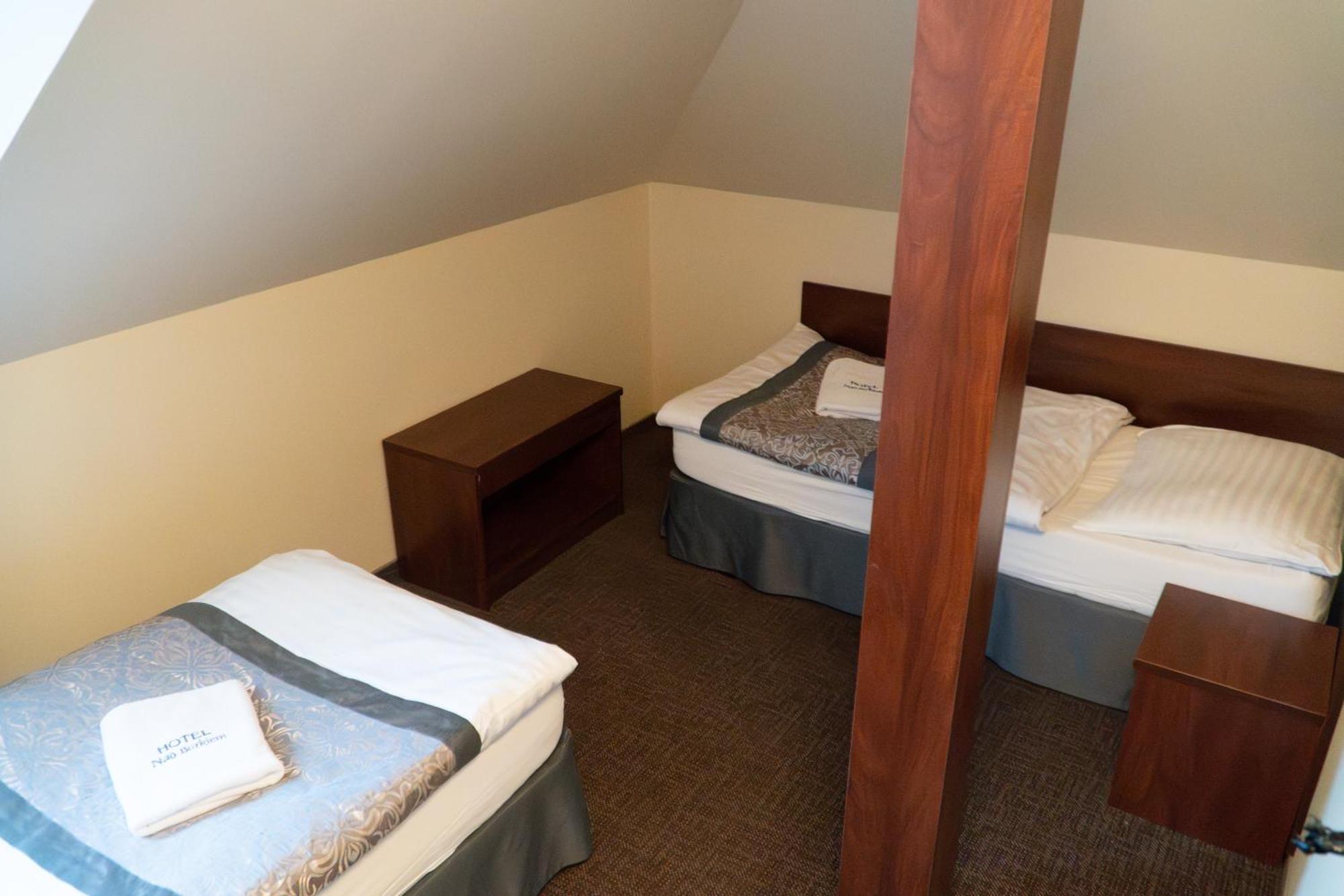 Hotel Nad Borkiem Kosarzyn  Esterno foto