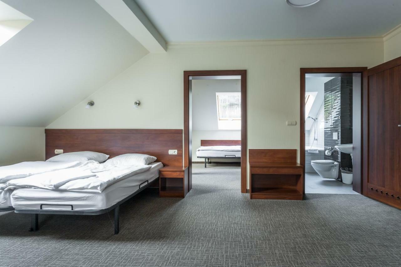 Hotel Nad Borkiem Kosarzyn  Esterno foto